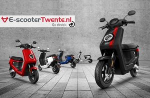 Groepsfoto MQi + e-scooter Twente